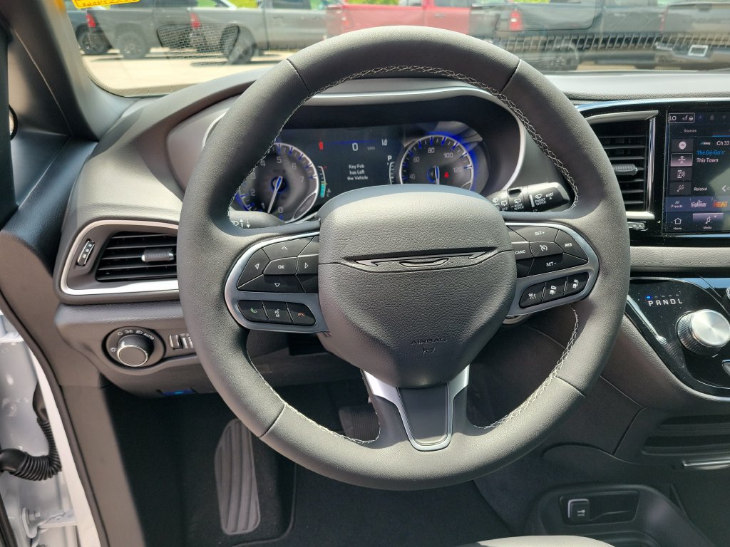 New 2027 Chrysler Pacifica LX FWD image 19