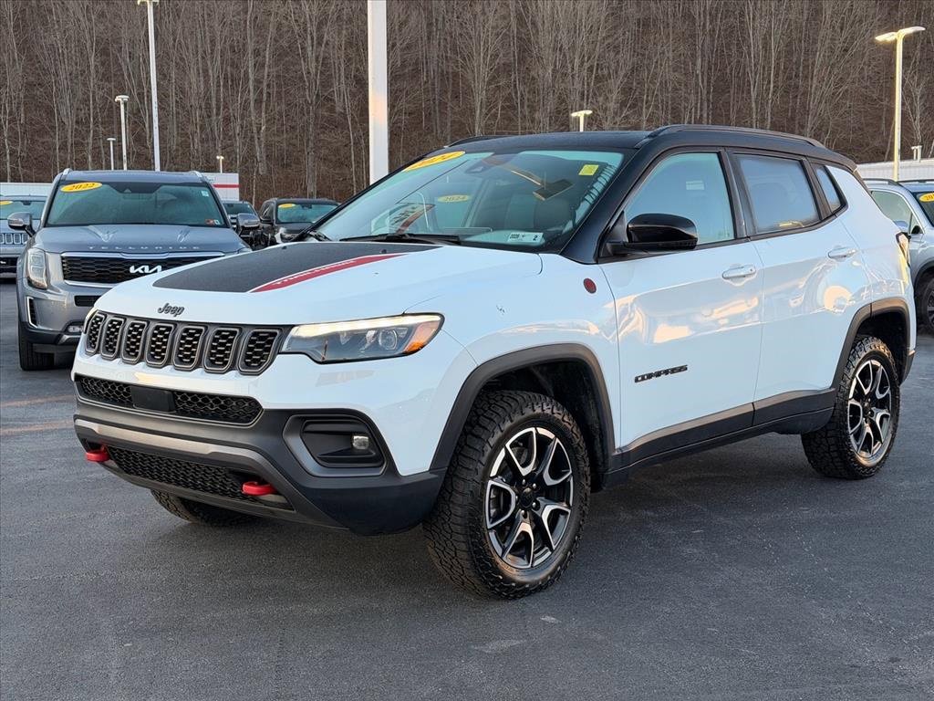 Used 2024 Jeep Compass Trailhawk w/ Trailhawk Elite Group image 9