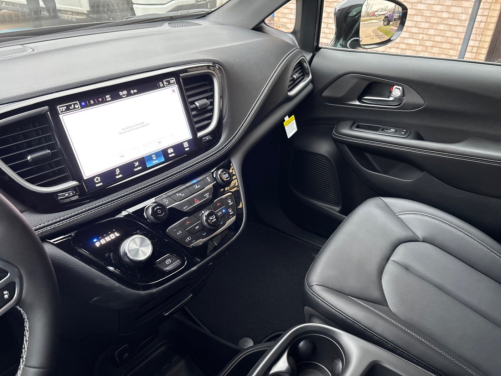 New 2026 Chrysler Pacifica Select AWD/4WD image 18