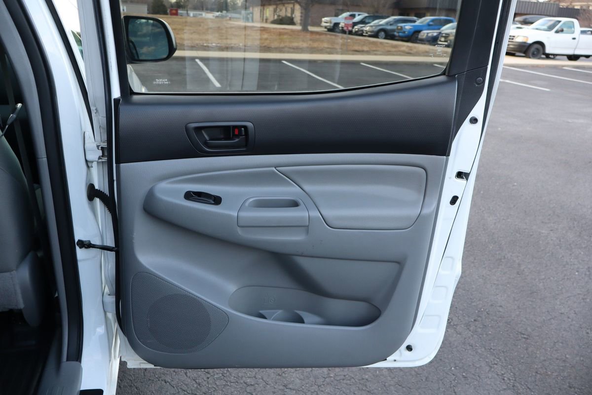 Used 2014 Toyota Tacoma PreRunner w/ TRD Off-Road Package image 25