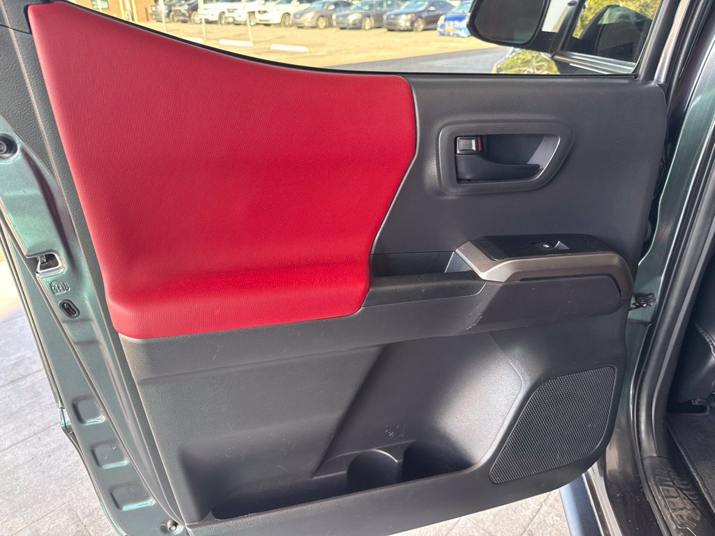 Used 2022 Toyota Tacoma SR5 w/ Technology Package RWD image 45