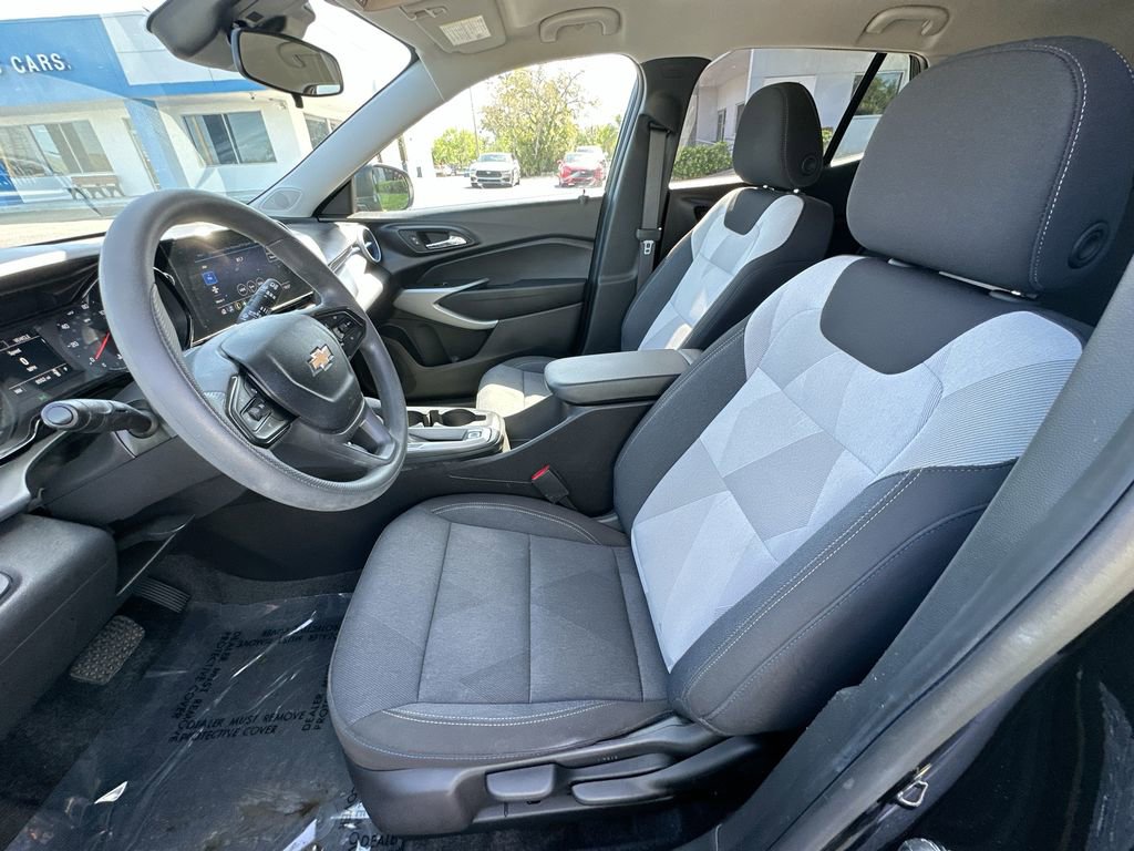 Used 2024 Chevrolet Trax LS image 20