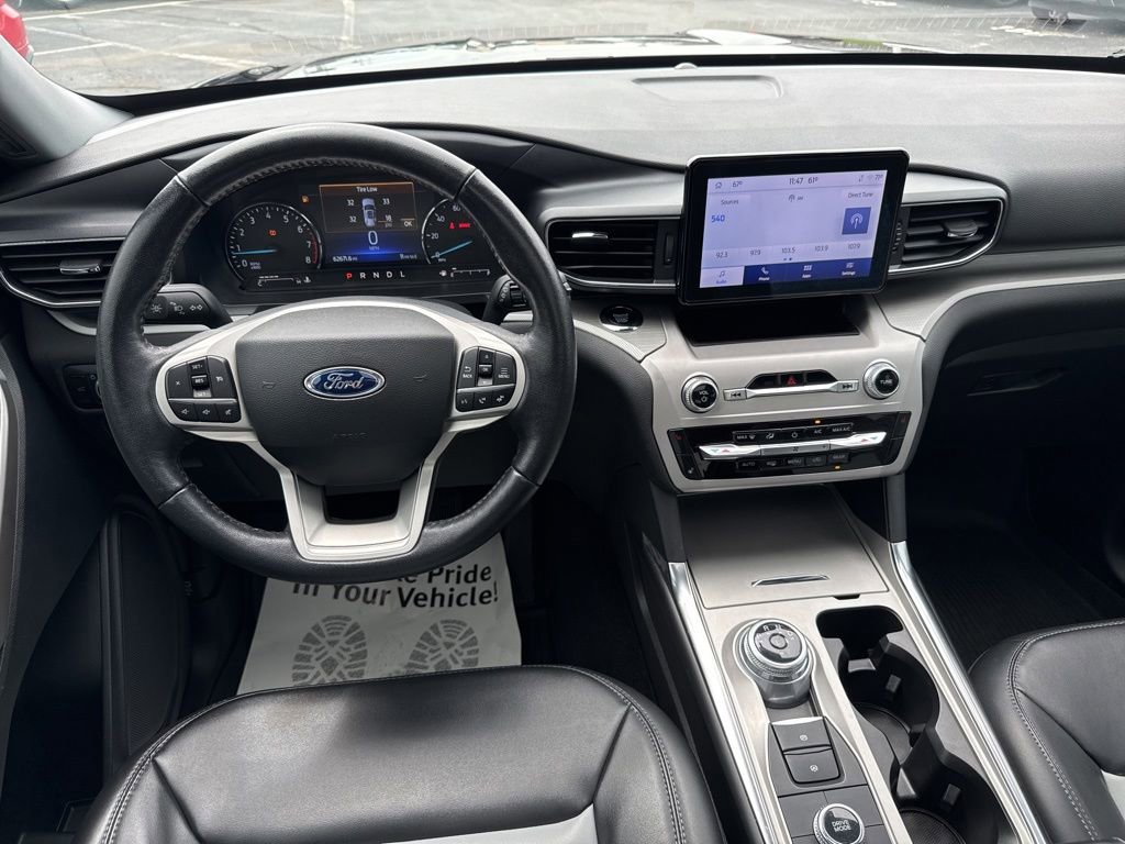 Used 2023 Ford Explorer XLT w/ Equipment Group 202A AWD/4WD image 9