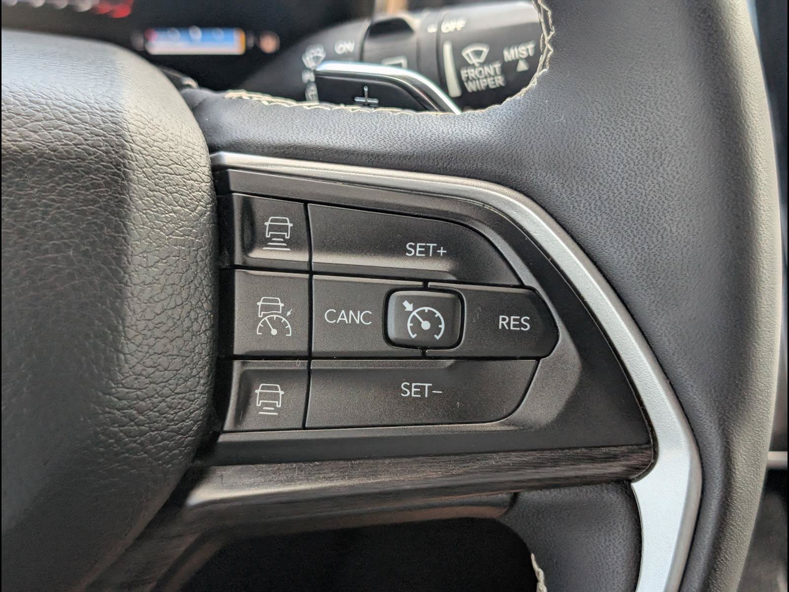 Used 2024 Jeep Grand Cherokee Limited RWD image 16