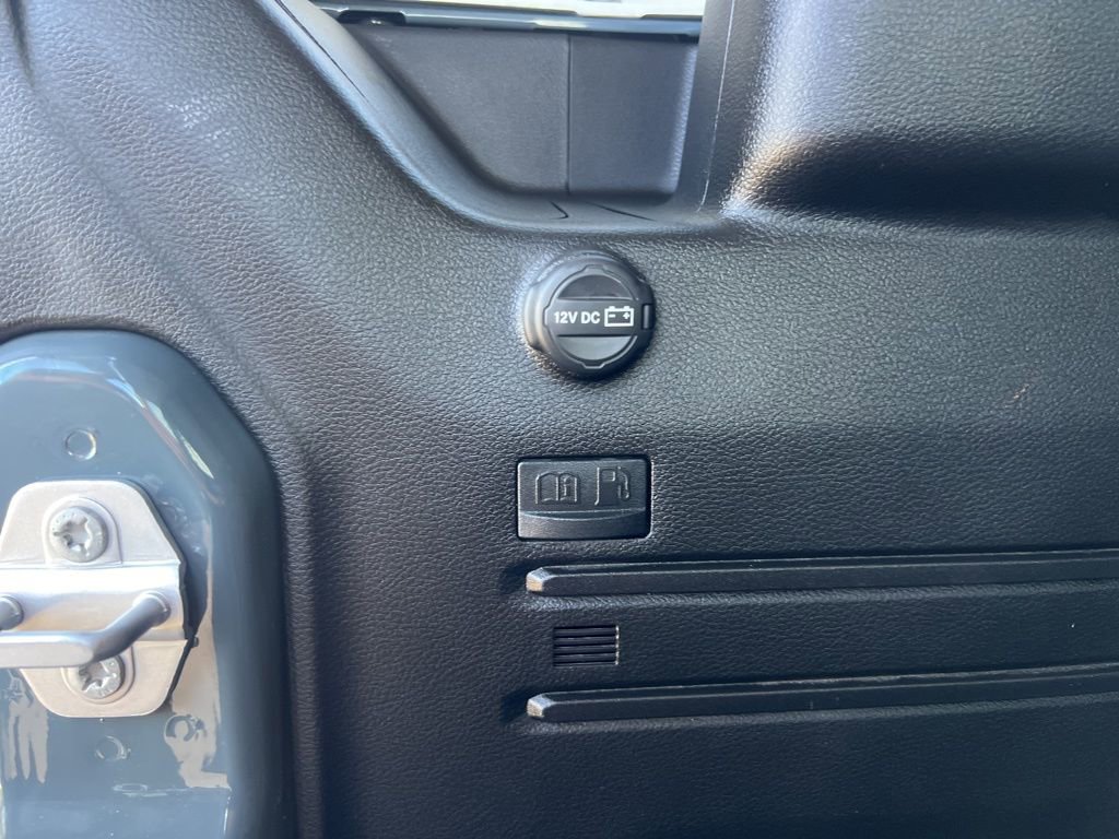 Used 2025 Jeep Wrangler Unlimited Sahara AWD/4WD image 45