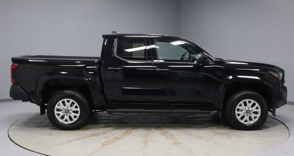 Used 2024 Toyota Tacoma SR AWD/4WD image 11