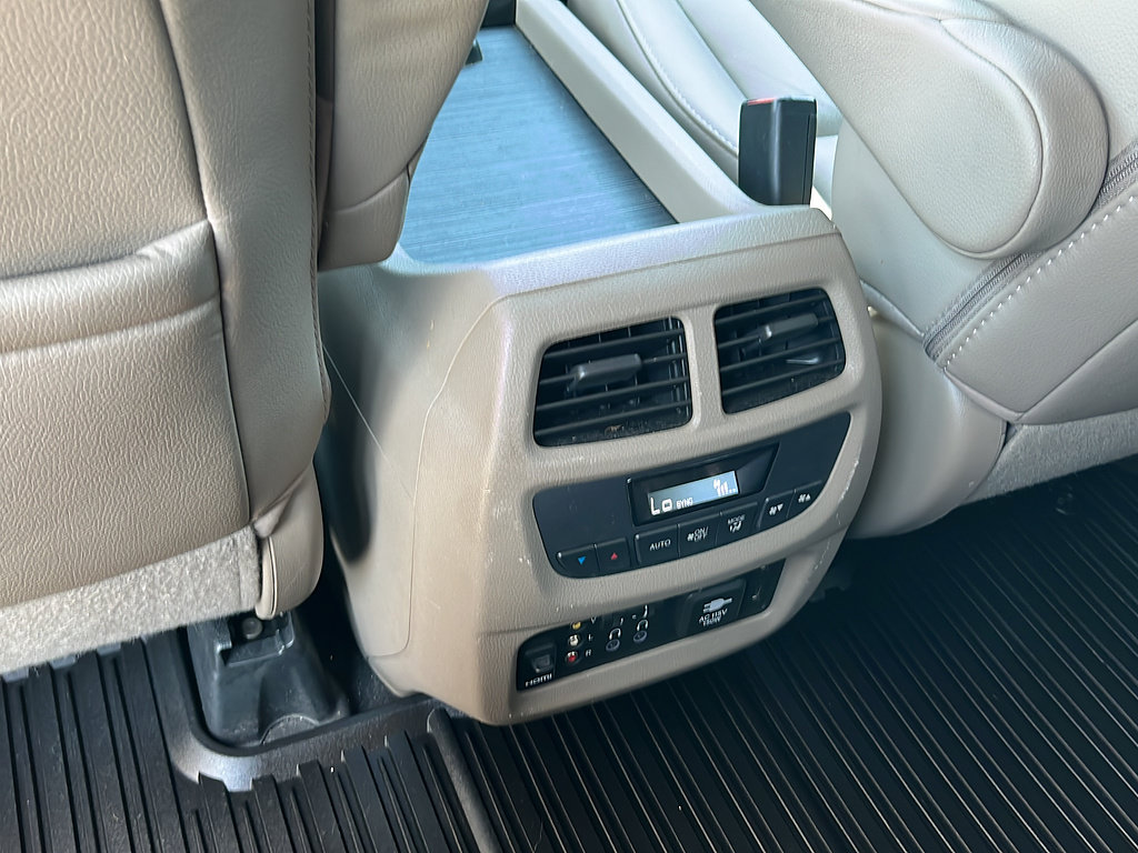 Used 2017 Honda Pilot Touring image 12