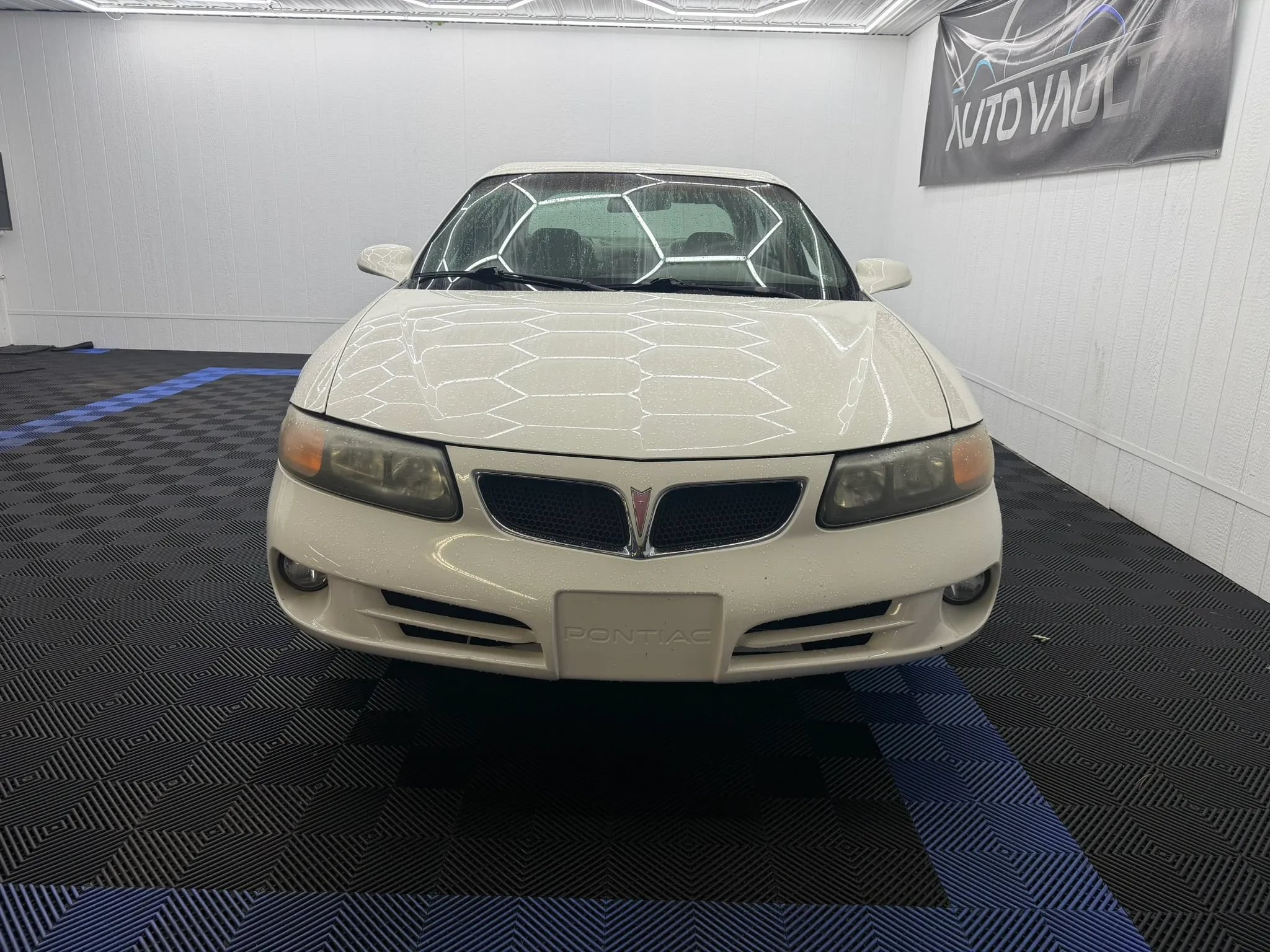 Used 2002 Pontiac Bonneville SE FWD image 4