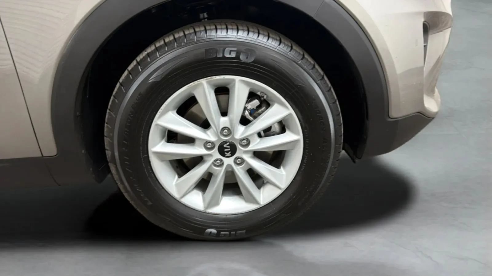 Used 2019 Kia Sorento L FWD image 23