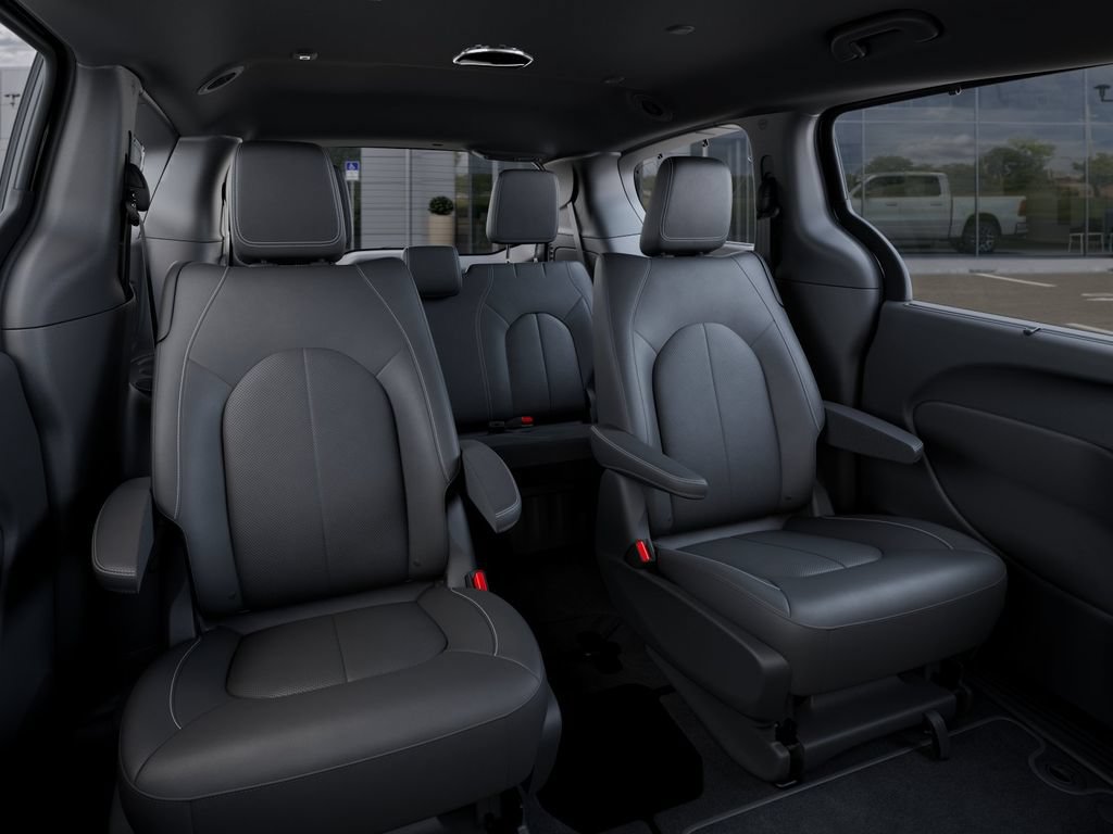 New 2027 Chrysler Pacifica Select AWD/4WD image 15