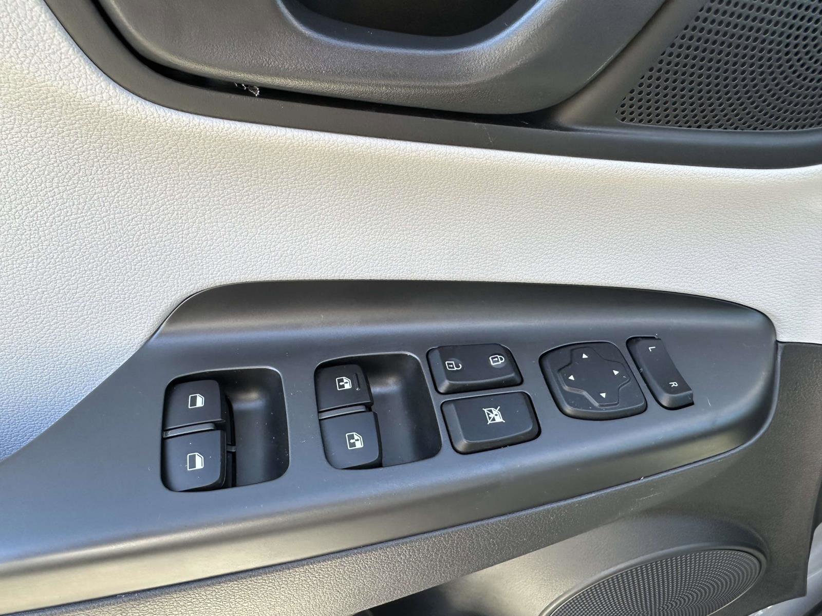 Used 2023 Hyundai Kona SEL image 33