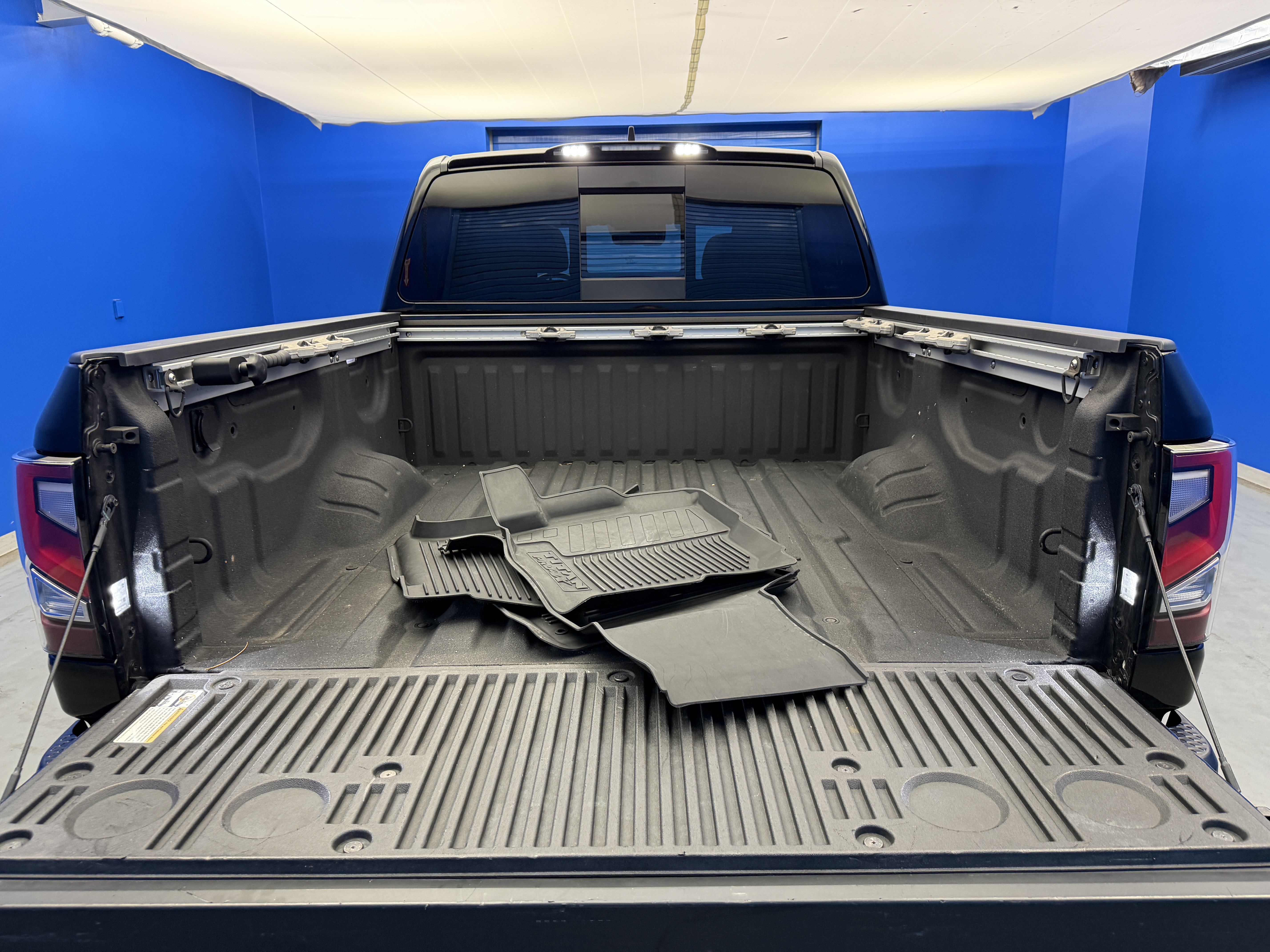 Used 2024 Nissan Titan PRO-4X w/ Pro-4x Convenience Package AWD/4WD image 30