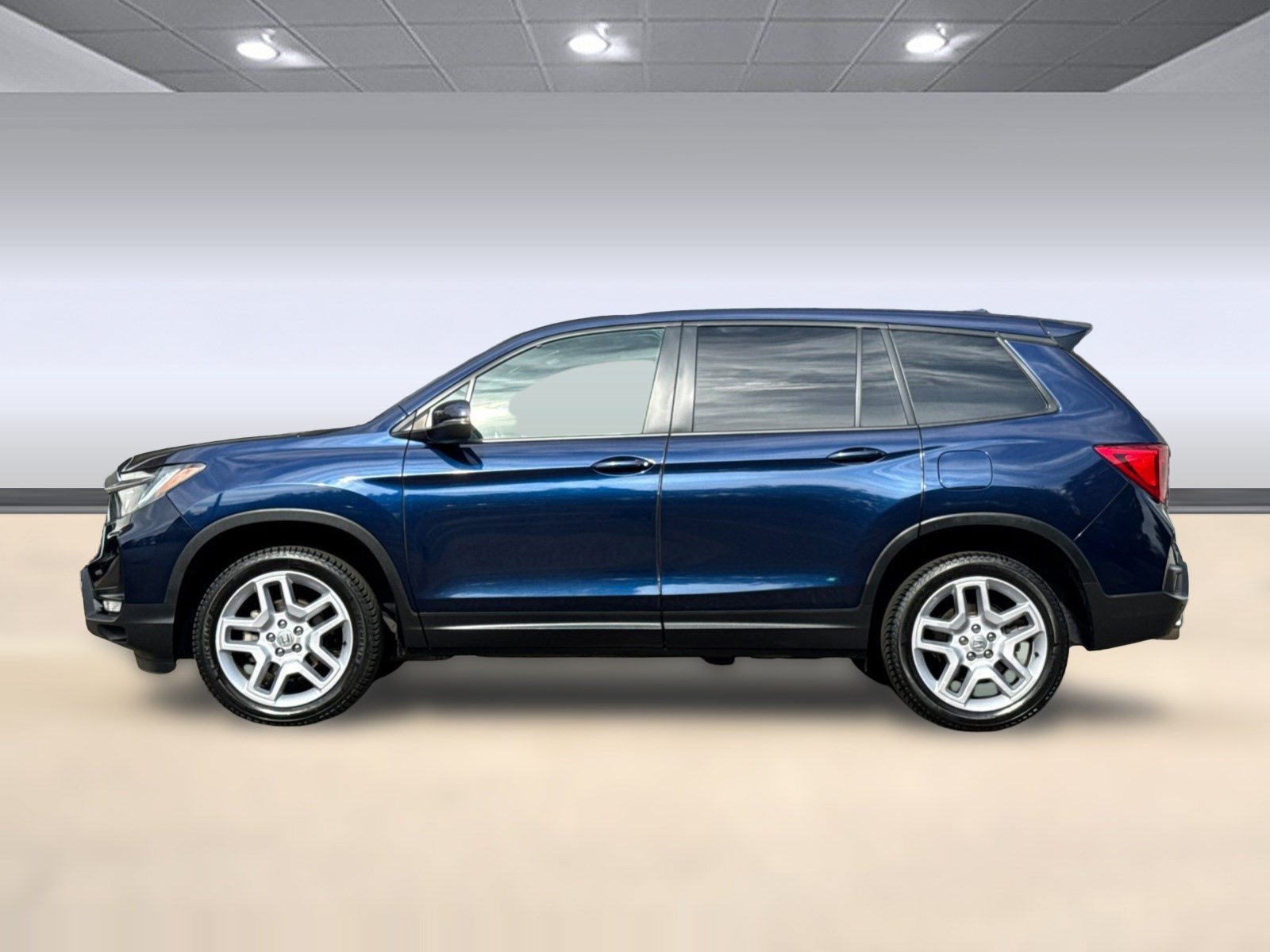 Used 2024 Honda Passport EX-L image 2