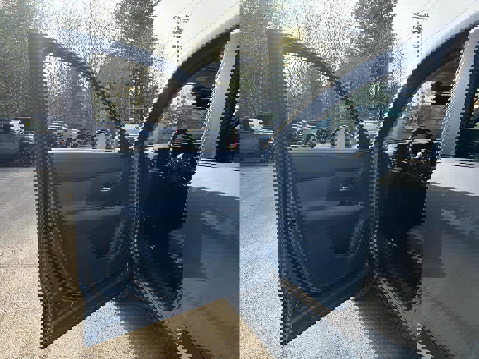 Used 2025 Nissan Kicks SV AWD/4WD image 15