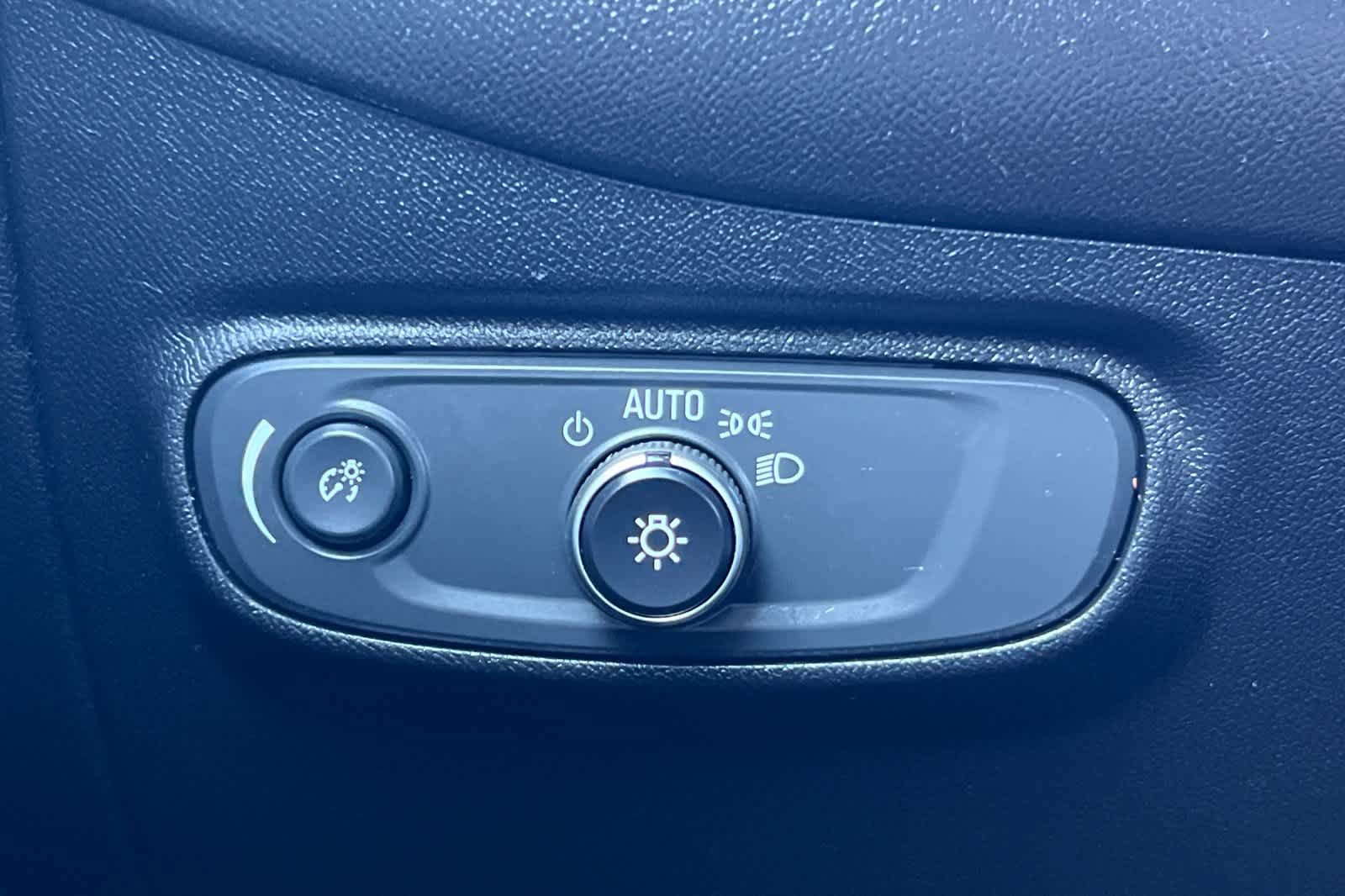 Used 2019 Chevrolet Equinox LS FWD image 30