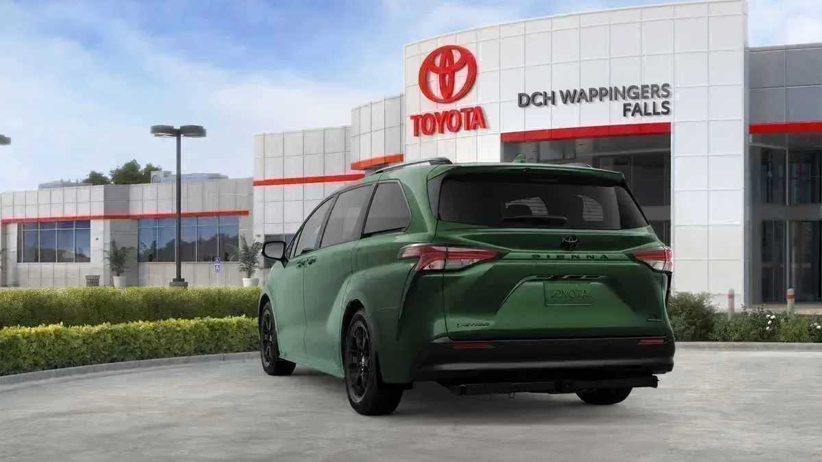 New 2026 Toyota Sienna XLE Woodland Edition AWD/4WD image 8