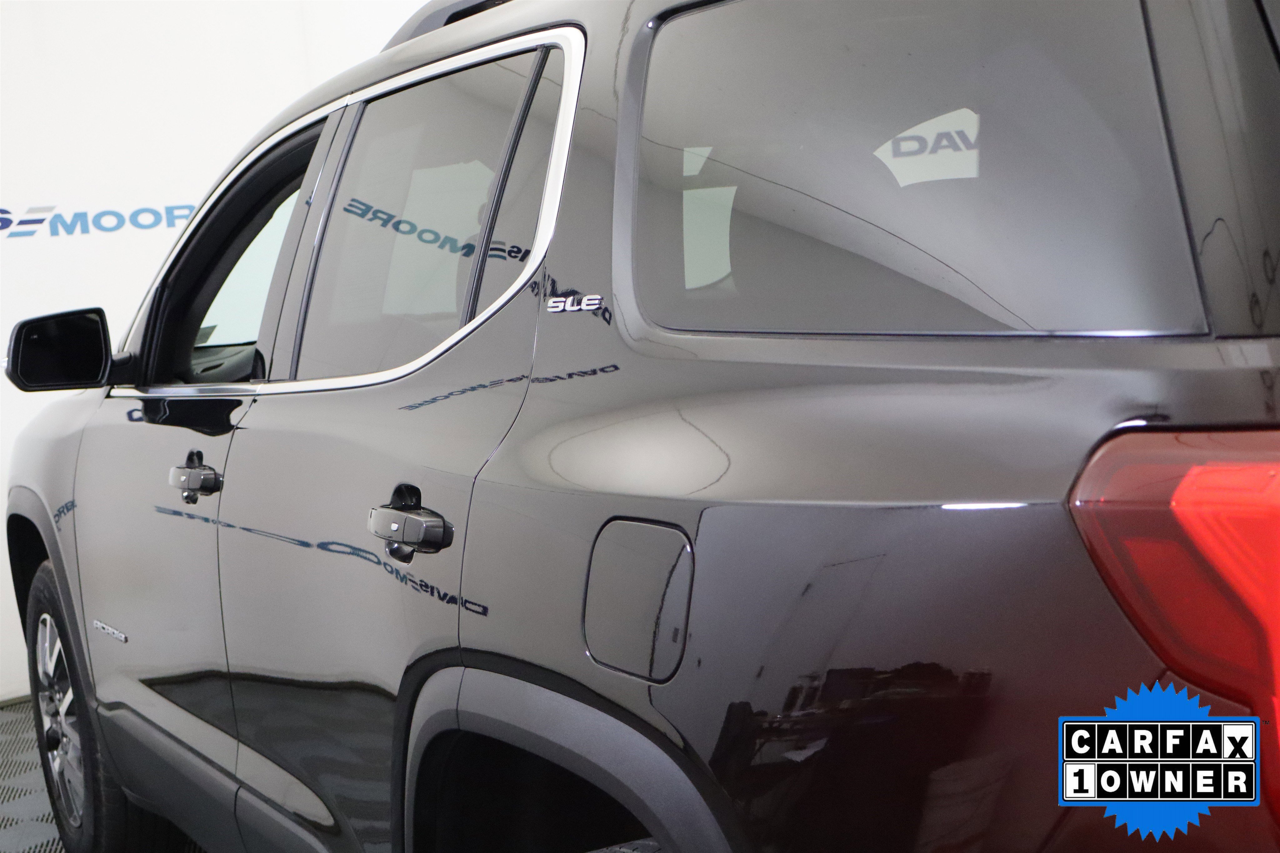 Used 2023 GMC Acadia SLE w/ Driver Convenience Package image 10