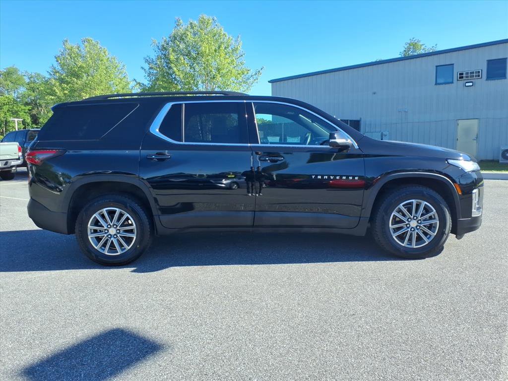 Used 2023 Chevrolet Traverse LT w/ Rear Camera Mirror Package AWD/4WD image 3