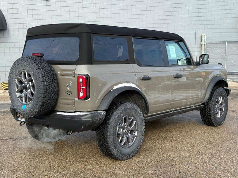 New 2025 Ford Bronco Badlands image 3