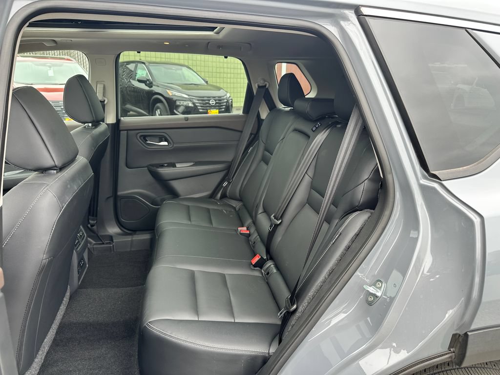 Used 2023 Nissan Rogue SL w/ SL Premium Package FWD image 17