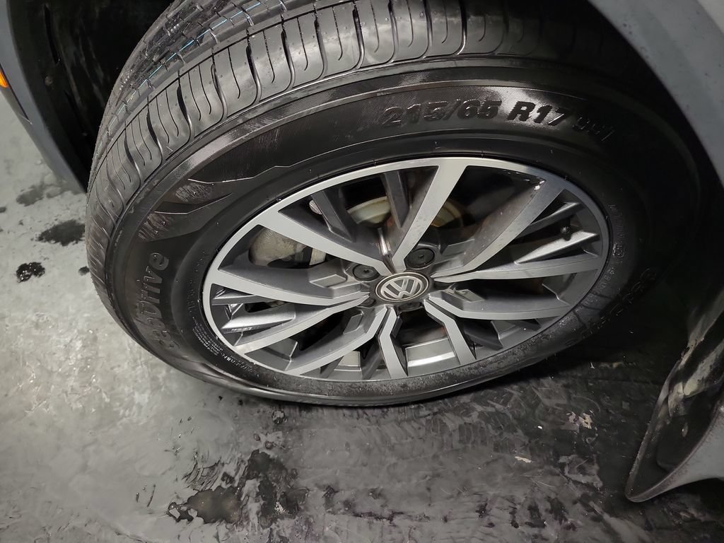 Used 2021 Volkswagen Tiguan S FWD image 13