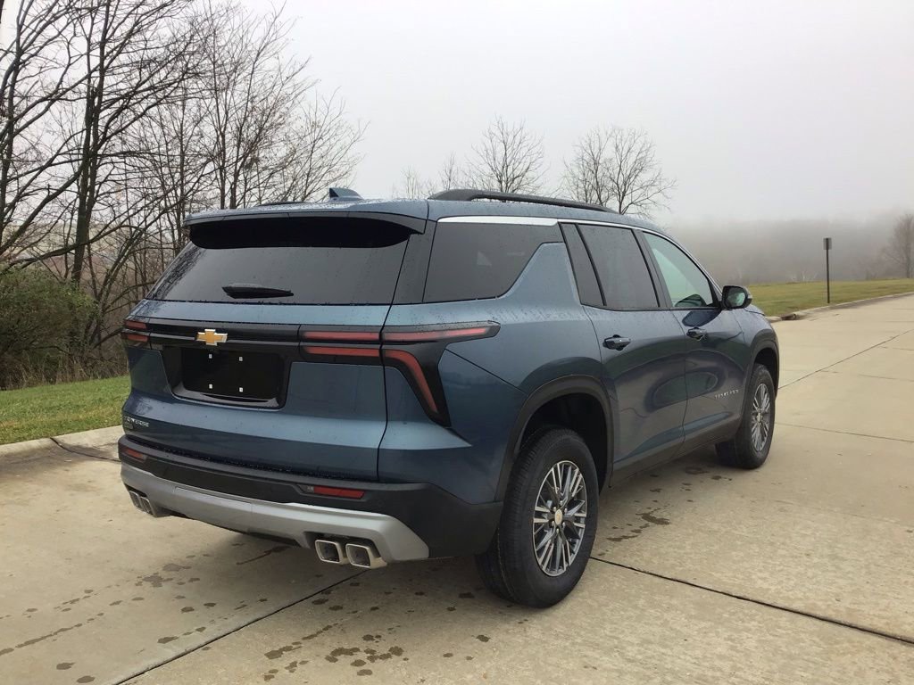 New 2026 Chevrolet Traverse LT image 3