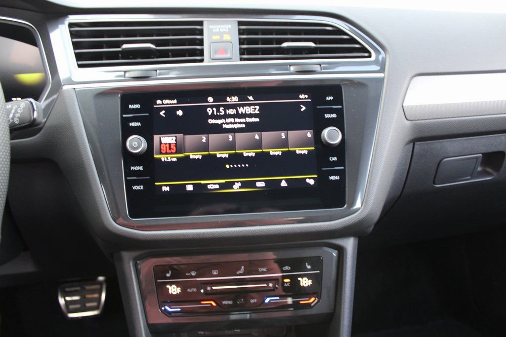 Certified 2024 Volkswagen Tiguan SE R-Line AWD/4WD image 15