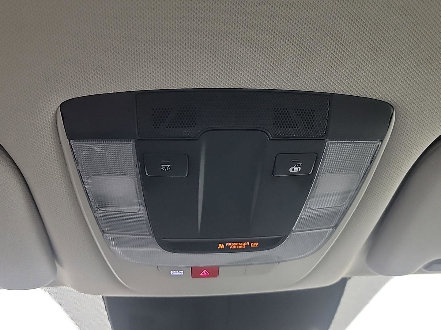 Used 2025 Kia Sorento S image 33