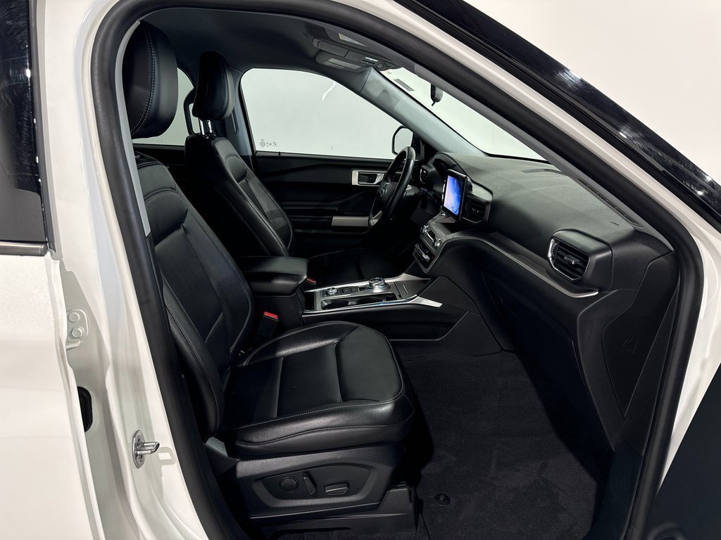 Used 2021 Ford Explorer XLT image 23