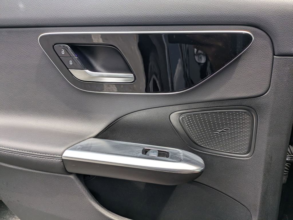 Used 2025 Mercedes-Benz C 300 4MATIC Sedan image 25