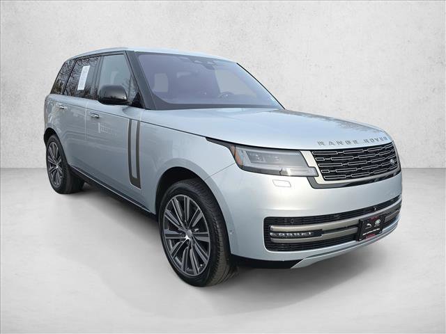 Used 2023 Land Rover Range Rover SE image 3