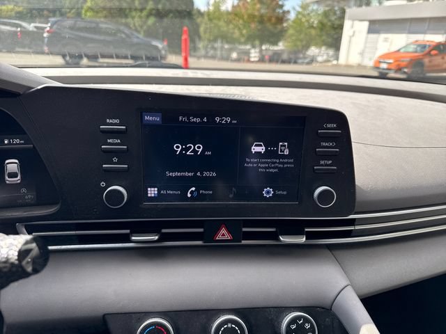 Used 2022 Hyundai Elantra SE FWD image 20