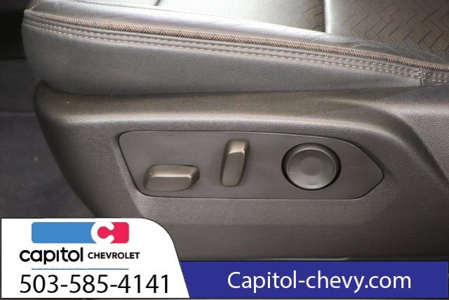 Used 2024 Chevrolet Suburban High Country w/ Advanced Technology Package image 14