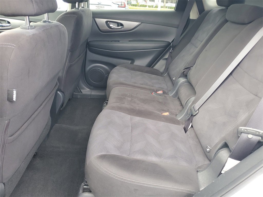 Used 2015 Nissan Rogue SV image 11