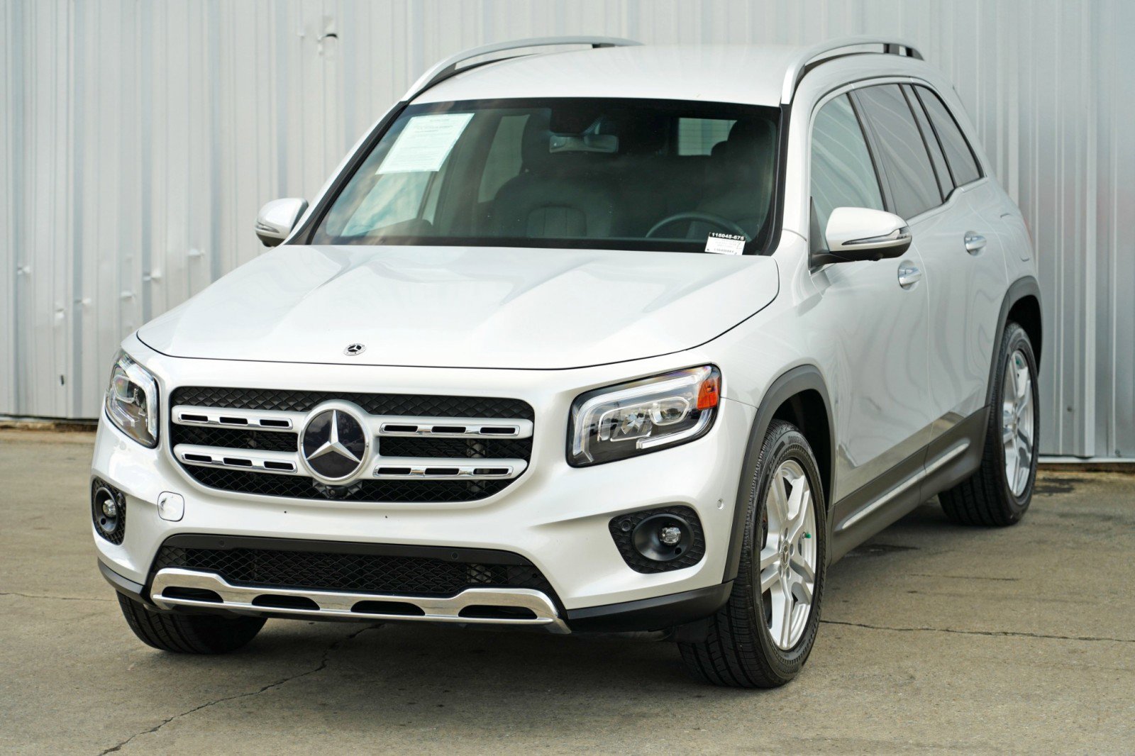 Used 2021 Mercedes-Benz GLB 250 4MATIC w/ Premium Package image 47