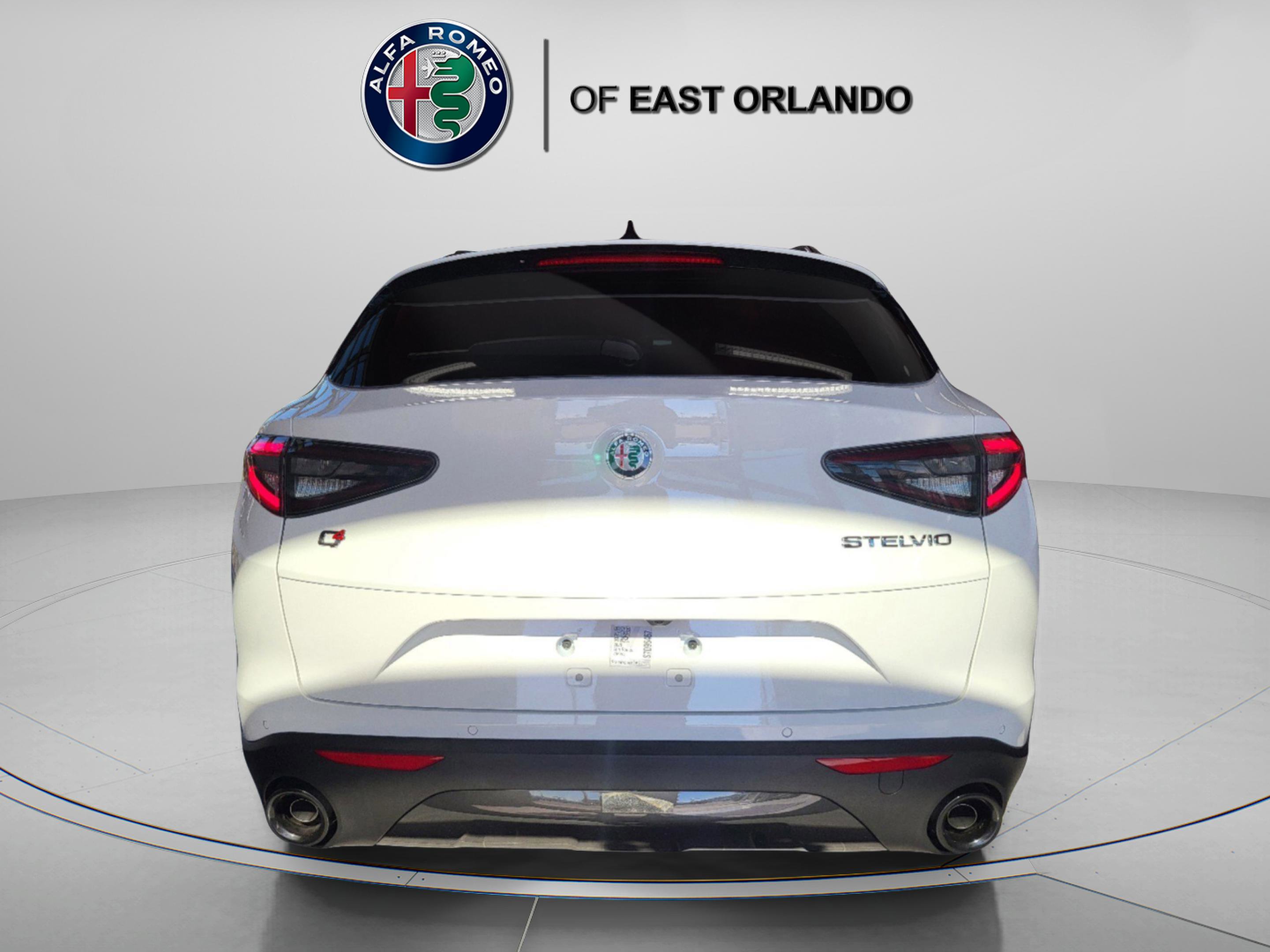 New 2025 Alfa Romeo Stelvio Sprint image 7