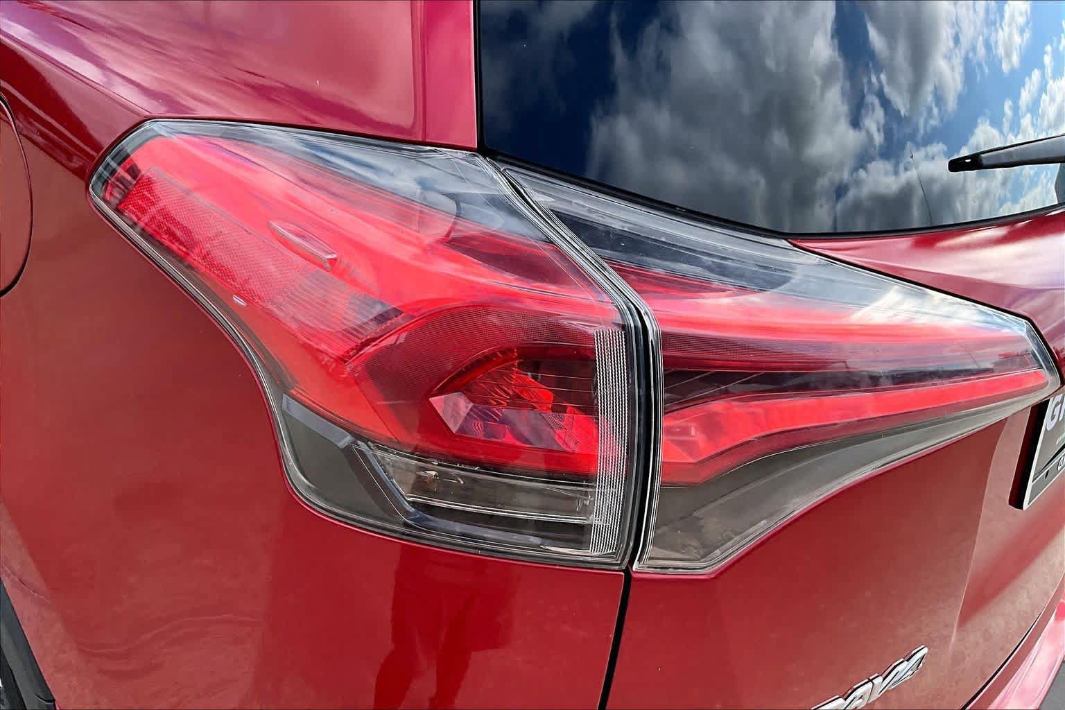 Used 2016 Toyota RAV4 LE FWD image 28