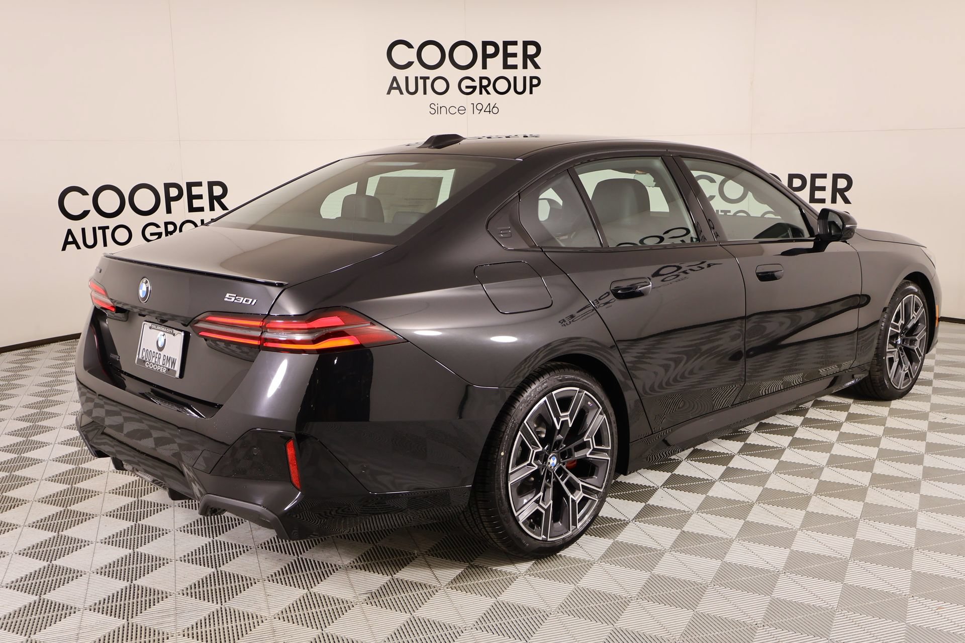 New 2026 BMW 530i xDrive w/ M Sport Package AWD/4WD image 21