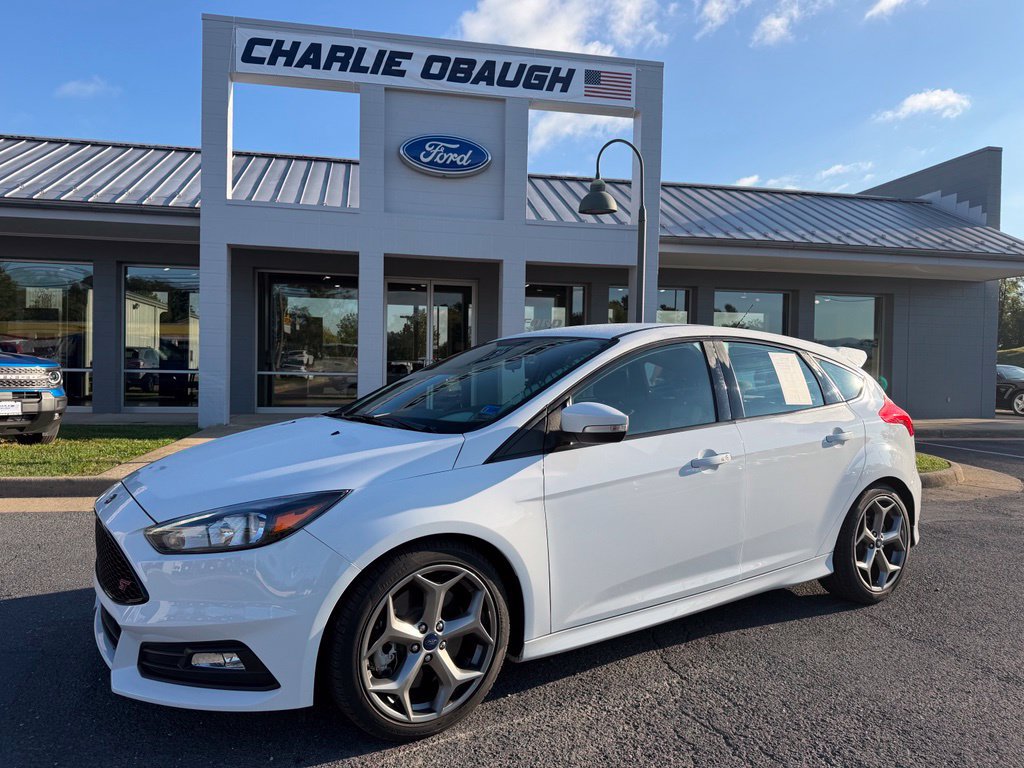 Certified 2018 Ford Focus ST FWD image 1