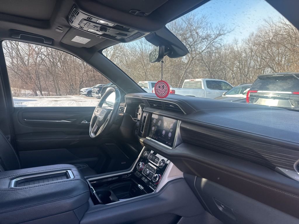 Used 2021 GMC Yukon Denali w/ Denali Premium Package image 15