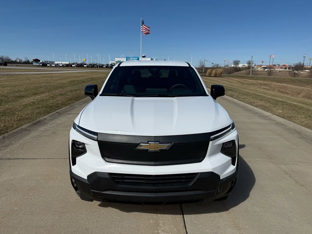 Used 2025 Chevrolet Silverado EV W/T image 10