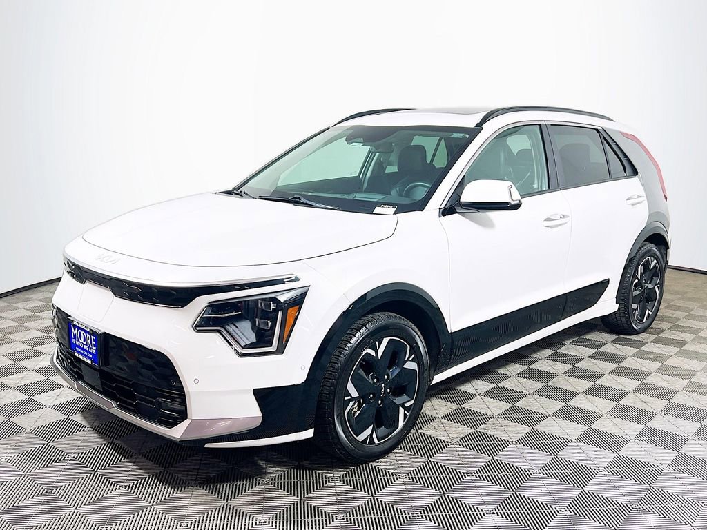 Used 2023 Kia Niro Wave w/ Wave Preserve Package image 3