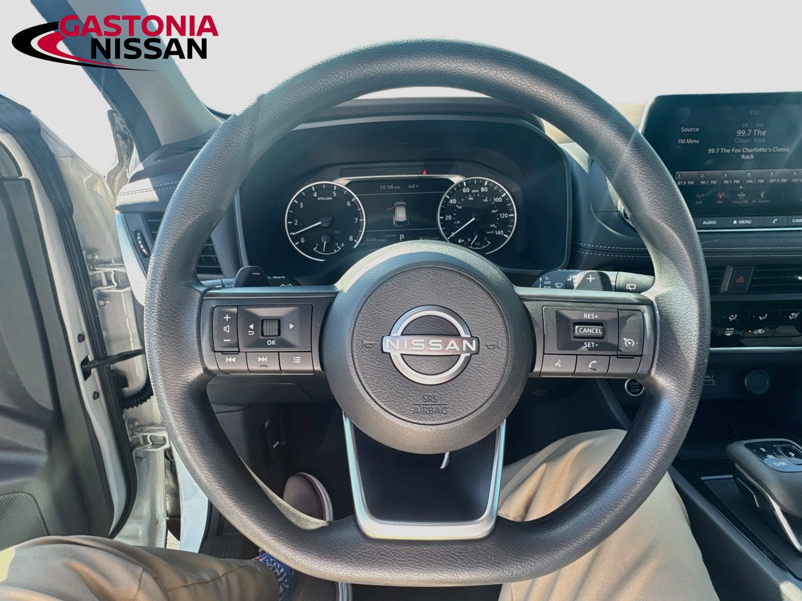Used 2023 Nissan Rogue S FWD image 14