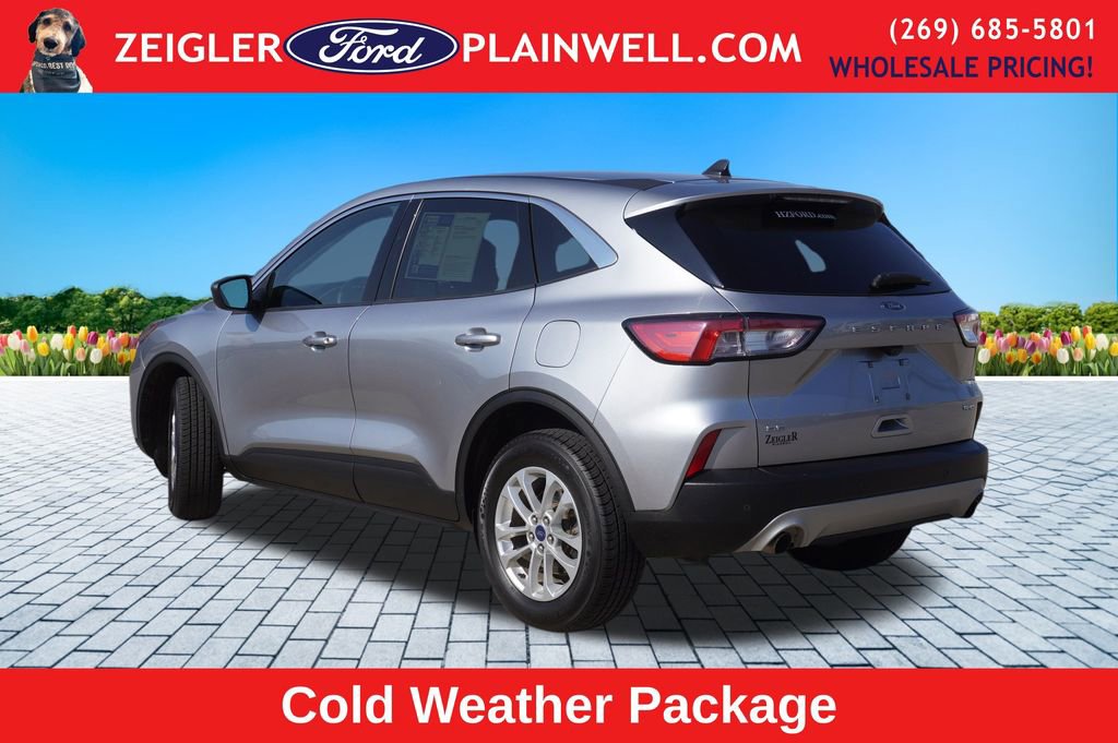 Used 2022 Ford Escape SE w/ Cold Weather Package image 3