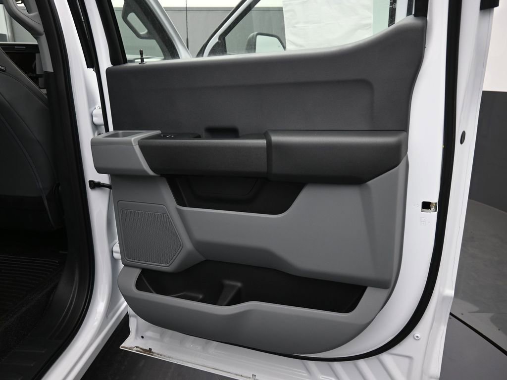 New 2026 Ford F250 XL w/ XL Chrome Package RWD image 21