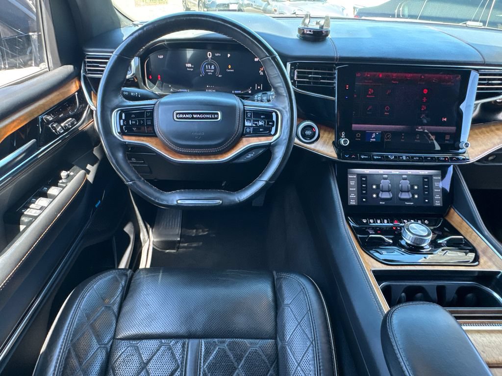 Used 2022 Jeep Grand Wagoneer Series III AWD/4WD image 21