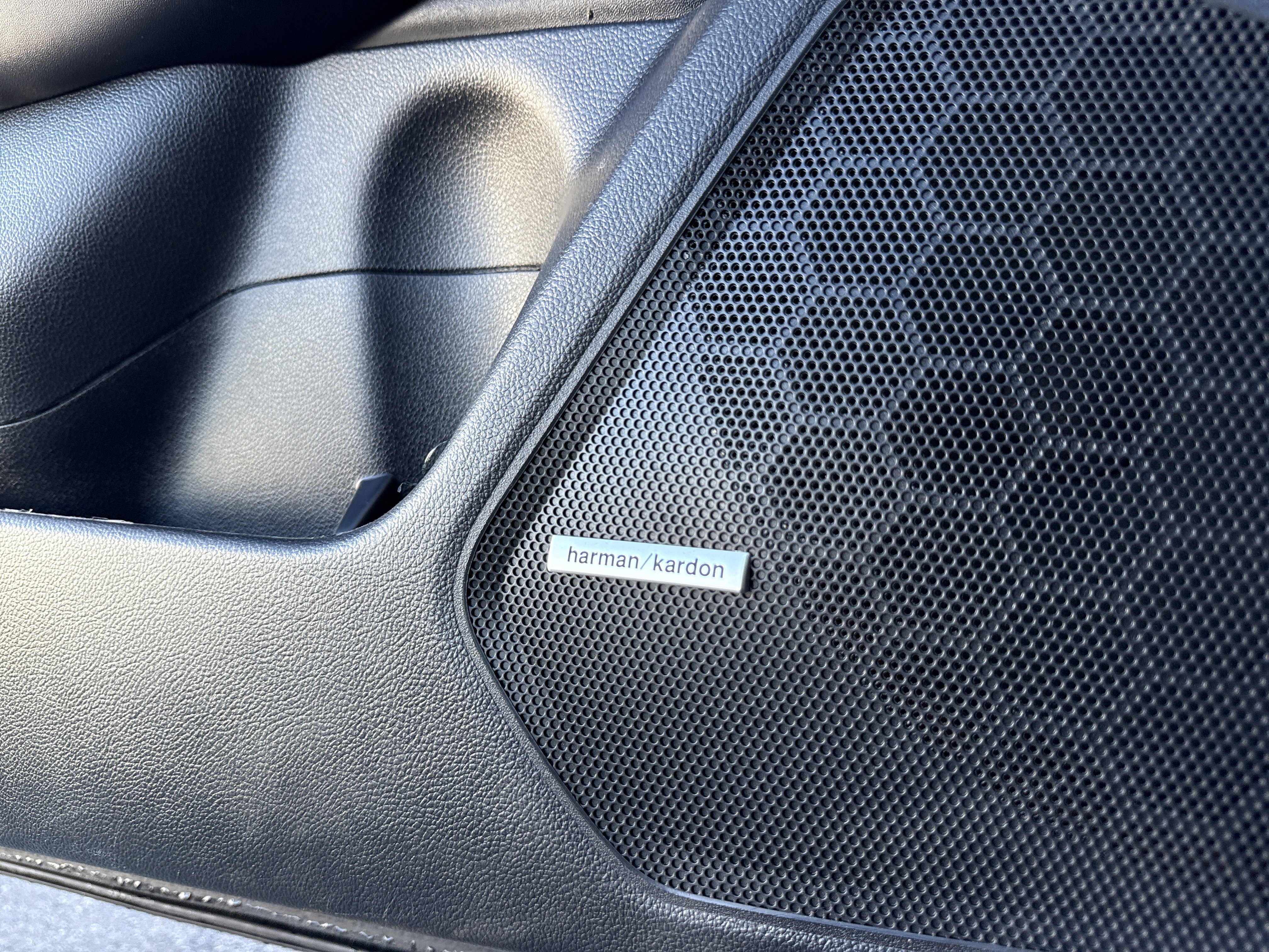 Used 2018 Subaru Outback 3.6R Limited image 17