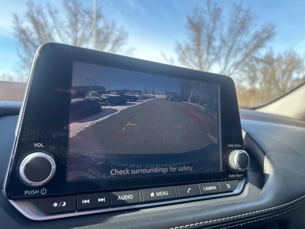 Used 2023 Nissan Rogue S image 16