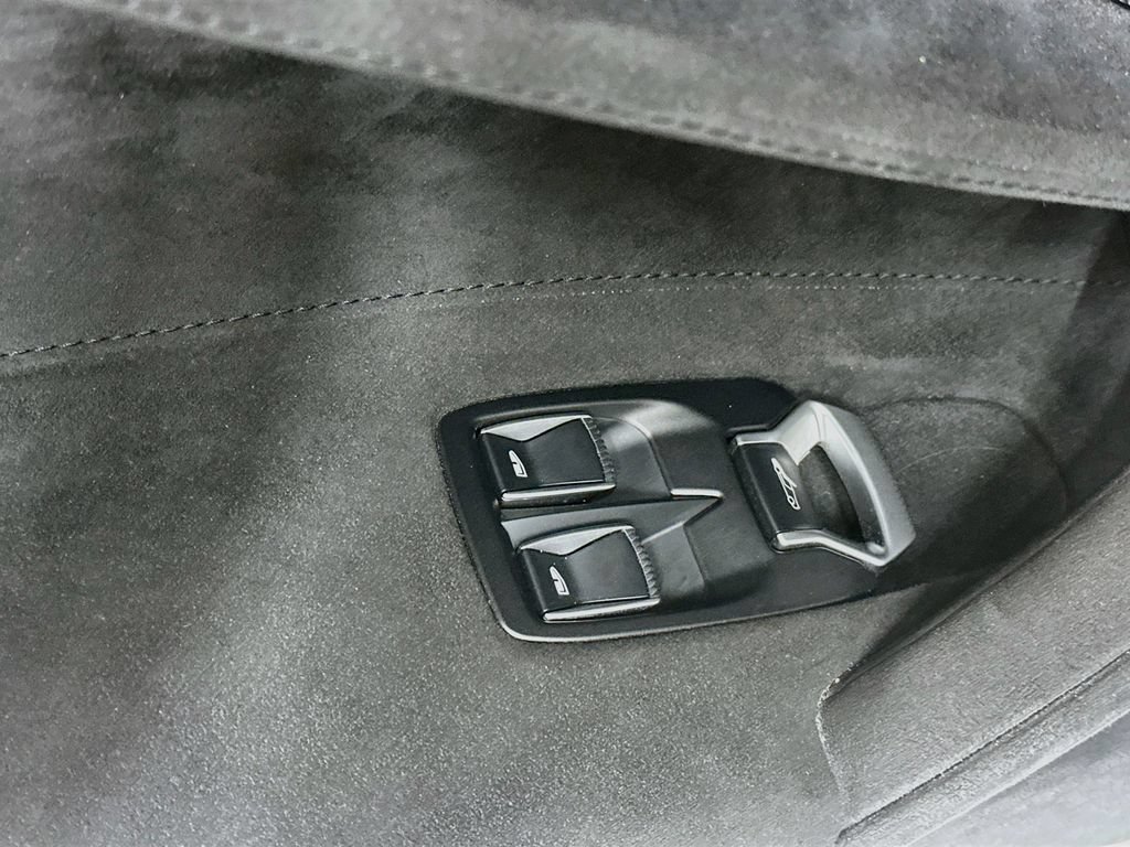 Used 2025 McLaren 750S Spider RWD image 19