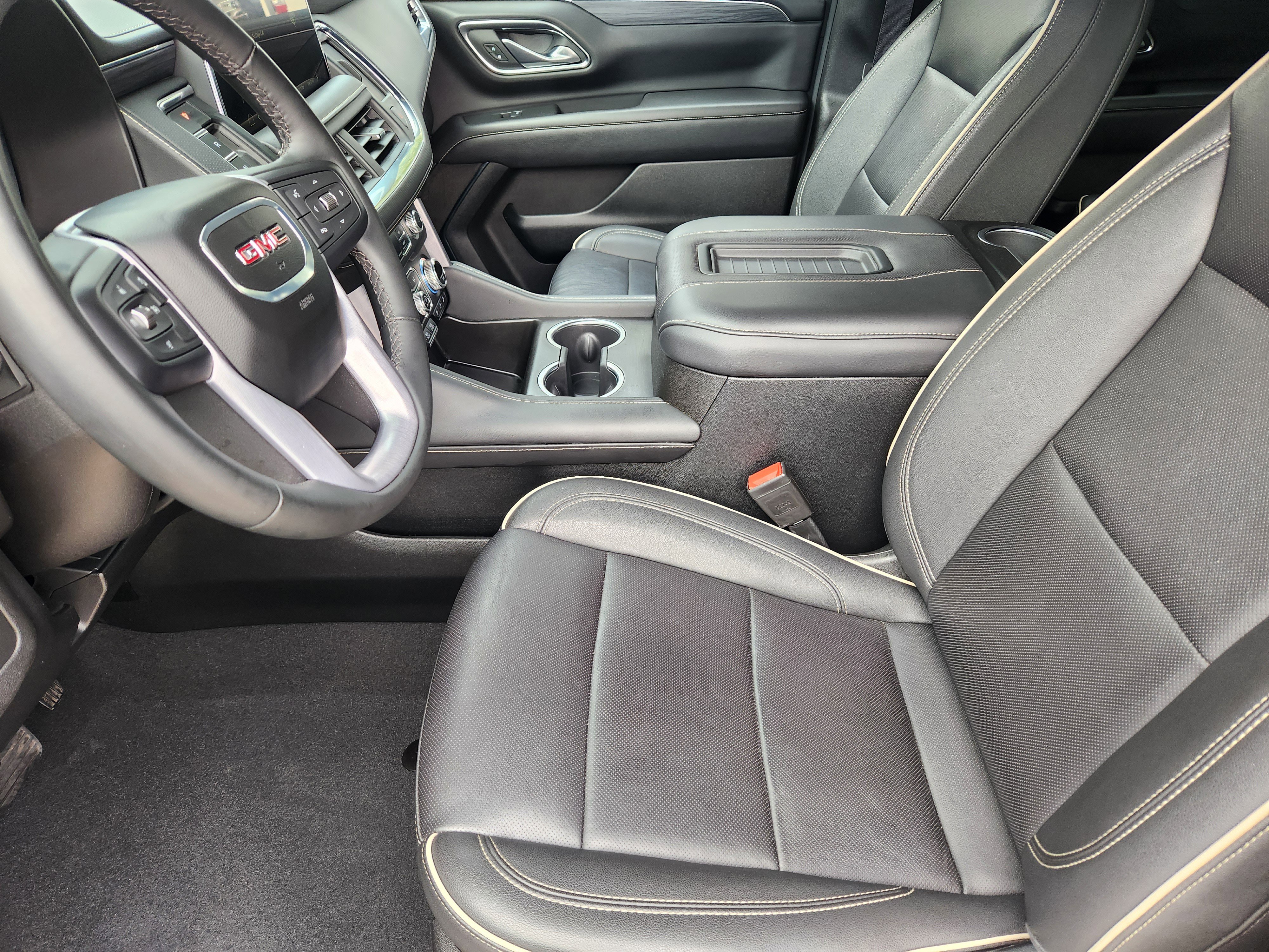 Used 2024 GMC Yukon XL SLT image 13